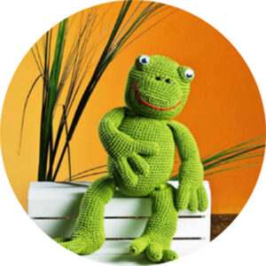 20 Amigurumi Sapinho Verde.jpg